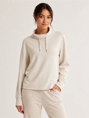 Quince Ivory Funnel Neck Pullover Sweatshirt Women’s Medium Soft Cozy Minimalist